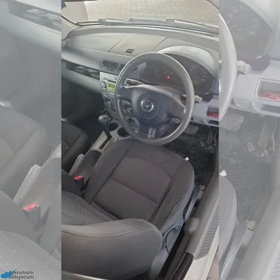 2004 Model Mazda Demio