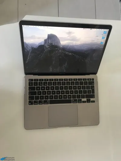 2020 Macbook Air M1