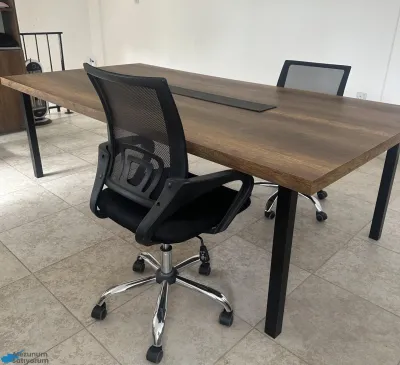Ofis Masası