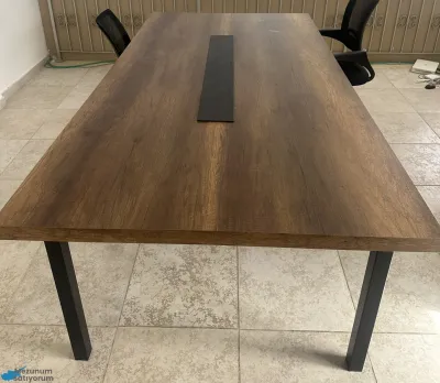 Ofis Masası