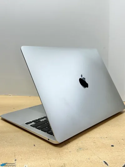 Macbook Air 2020 M1