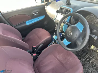 Temiz Tam Otomatik Nissan Marc