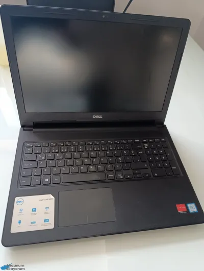 Dell İnspiron 15 3000 Laptop