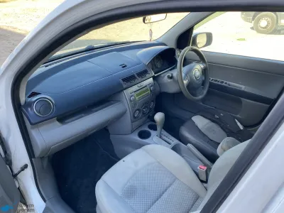 Mazda Demio 2002