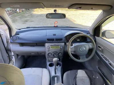 Mazda Demio 2002