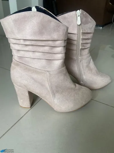 38.5 Numara Kadın Bot