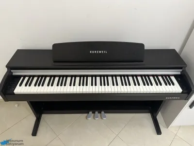 Kurzweil M210 Elektronik Piano