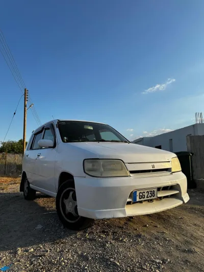 2002 Model Nissan Cube