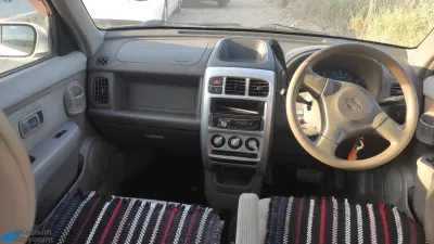 2002 Model Nissan Cube