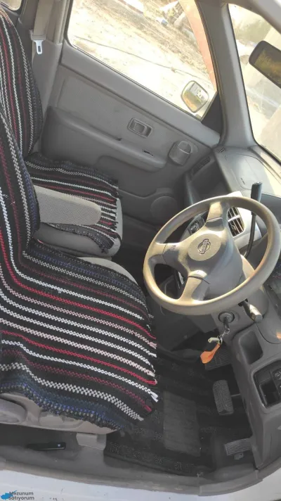 2002 Model Nissan Cube