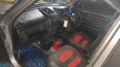 2000 Model Nissan Cube