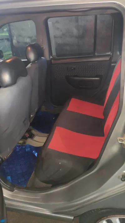 2000 Model Nissan Cube