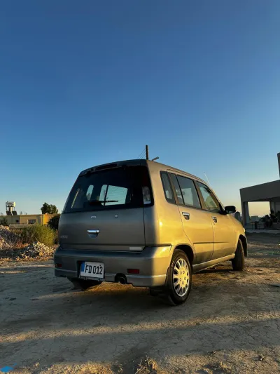 2000 Model Nissan Cube