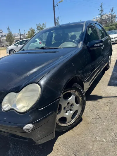 Mercedes C200