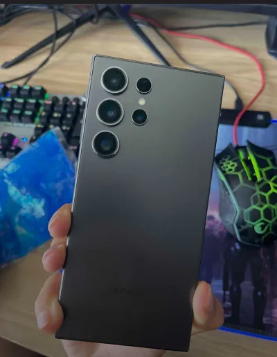 Sahibindem Az Kullanılmış Samsung S 24 Ultra Cep Telefonu