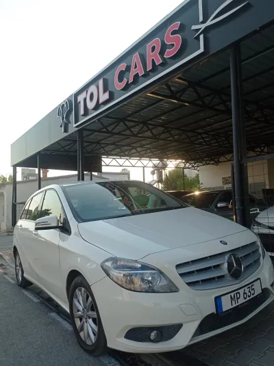 Mercedes Benz B180