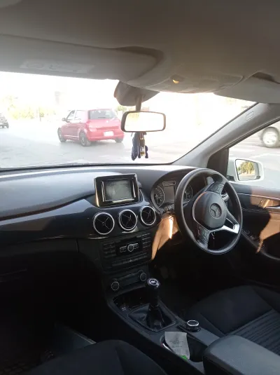 Mercedes Benz B180