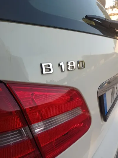 Mercedes Benz B180