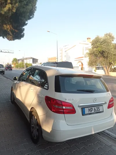 Mercedes Benz B180