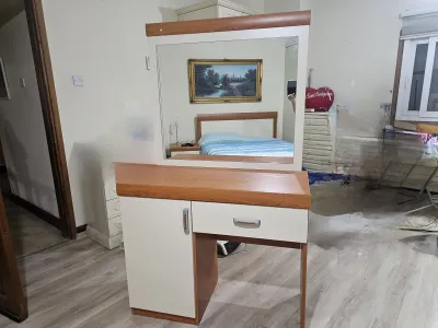 Çift Kişilik Şilteli Baza+2 Komodin+aynalı Tuvalet Masası