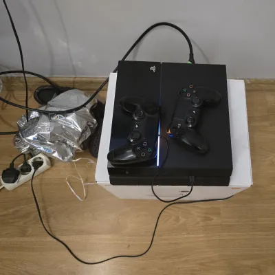 Ps4 + 2 Kol + 2 Oyun