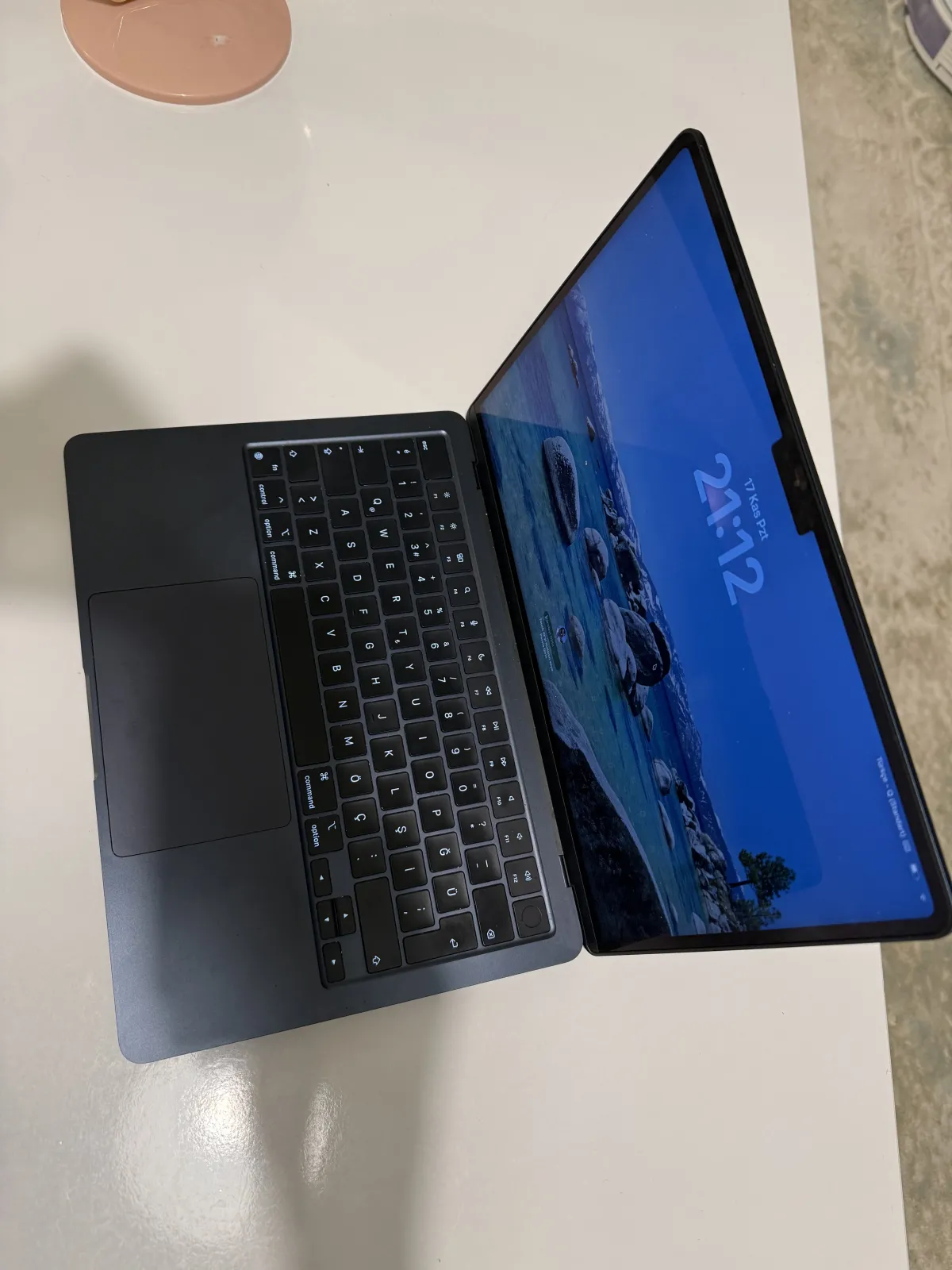 Macbook Air M2 13inç 8gb/256gb | Mezunum Satıyorum Kıbrıs